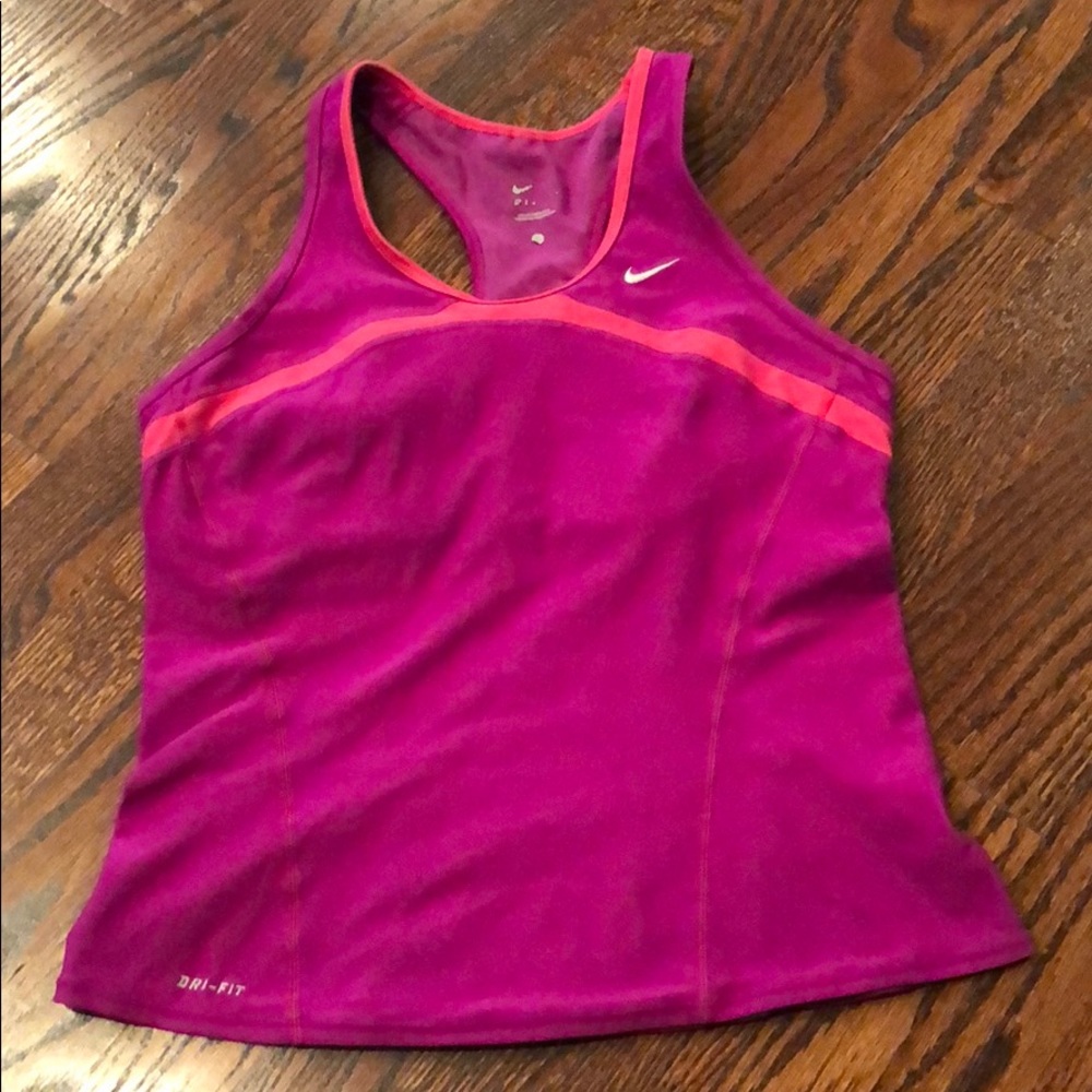 Nike sports tank built in sports bra size Large